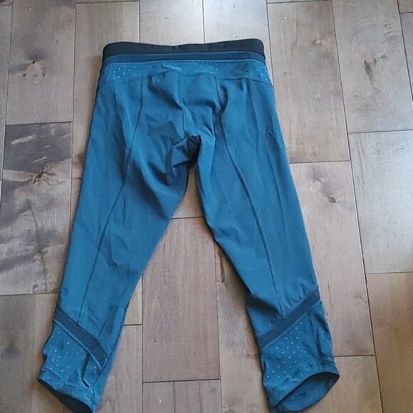 Lululemon Athletic Capri Leggings green size 4 - Picture 4 of 9